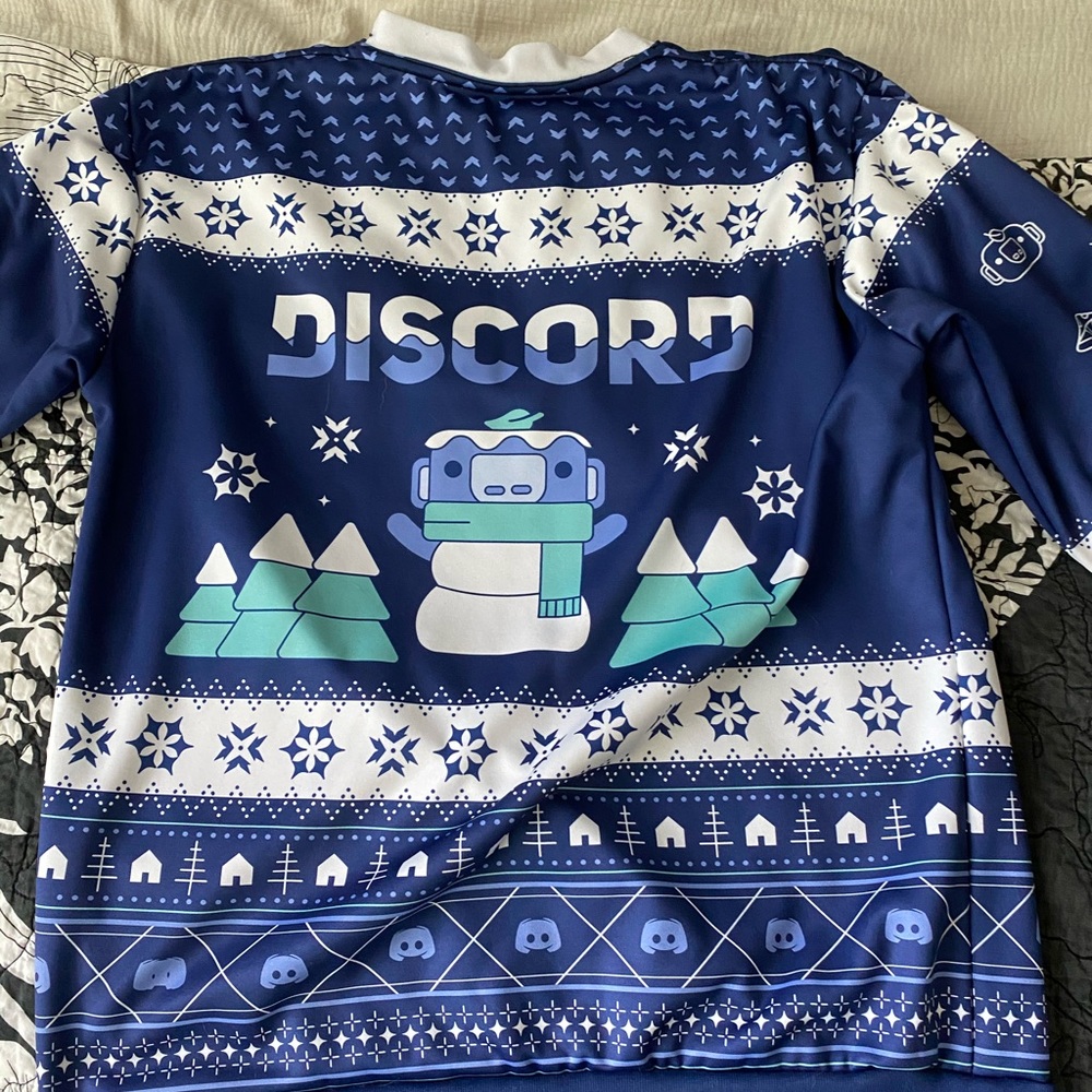 Discord holiday sweater